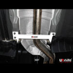 Ultra Racing mid lower chassis brace for Nissan Juke I (F15)