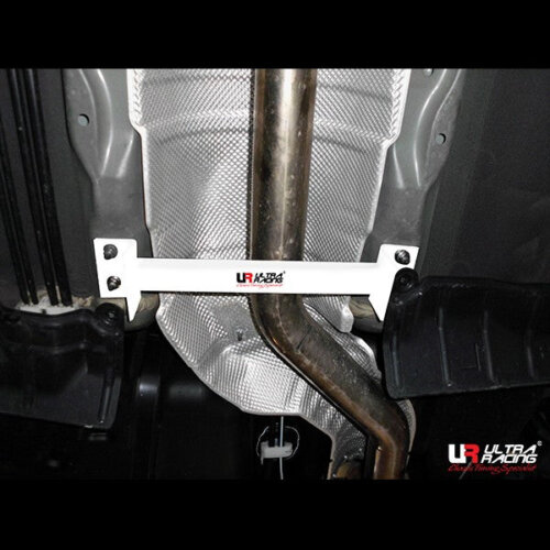 Ultra Racing mid lower chassis brace for Nissan Juke I (F15)