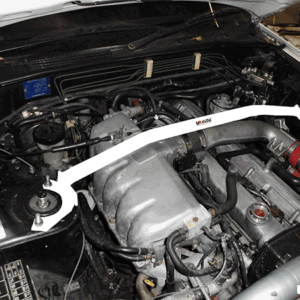 Ultra Racing prednja gornja ukruta amortizera za Nissan Skyline VIII HR32