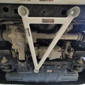 Ultra Racing prednje donje ojačanje šasije za Ford Everest U-704/Ranger P-703