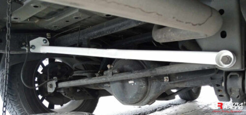 Ultra Racing rear lower chassis brace for Mitsubishi Pajero Sport III (QF)