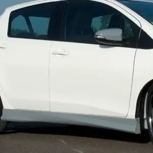 CSR side skirts for Toyota Yaris XP13